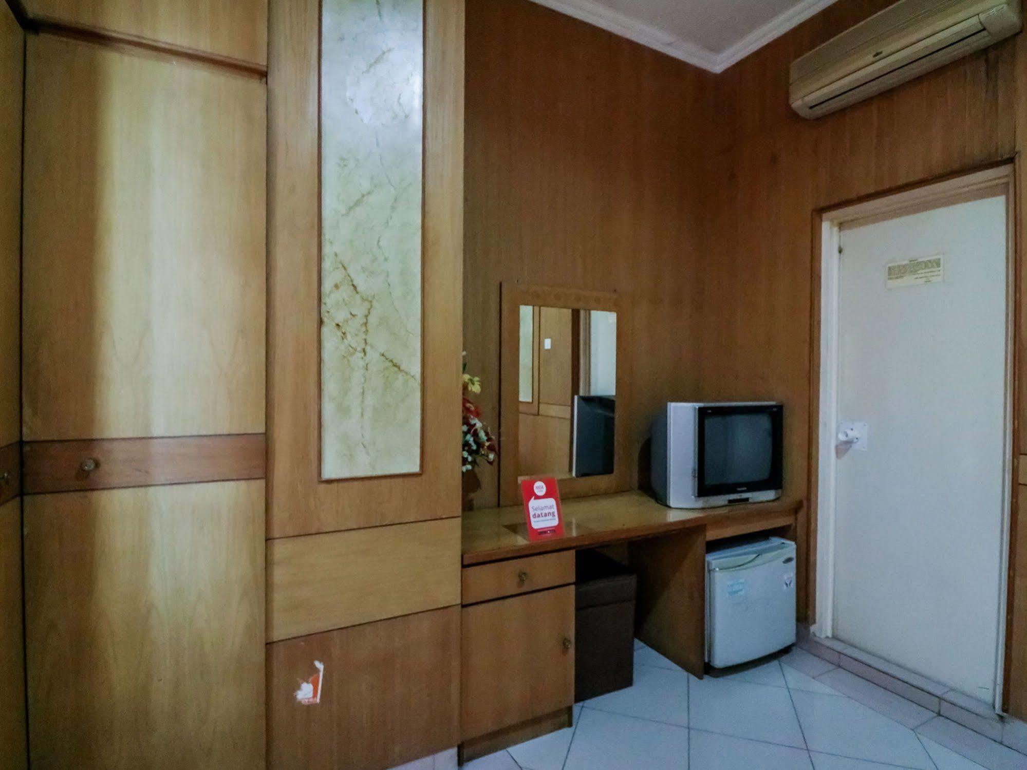 Nida Savu Hotel 2*